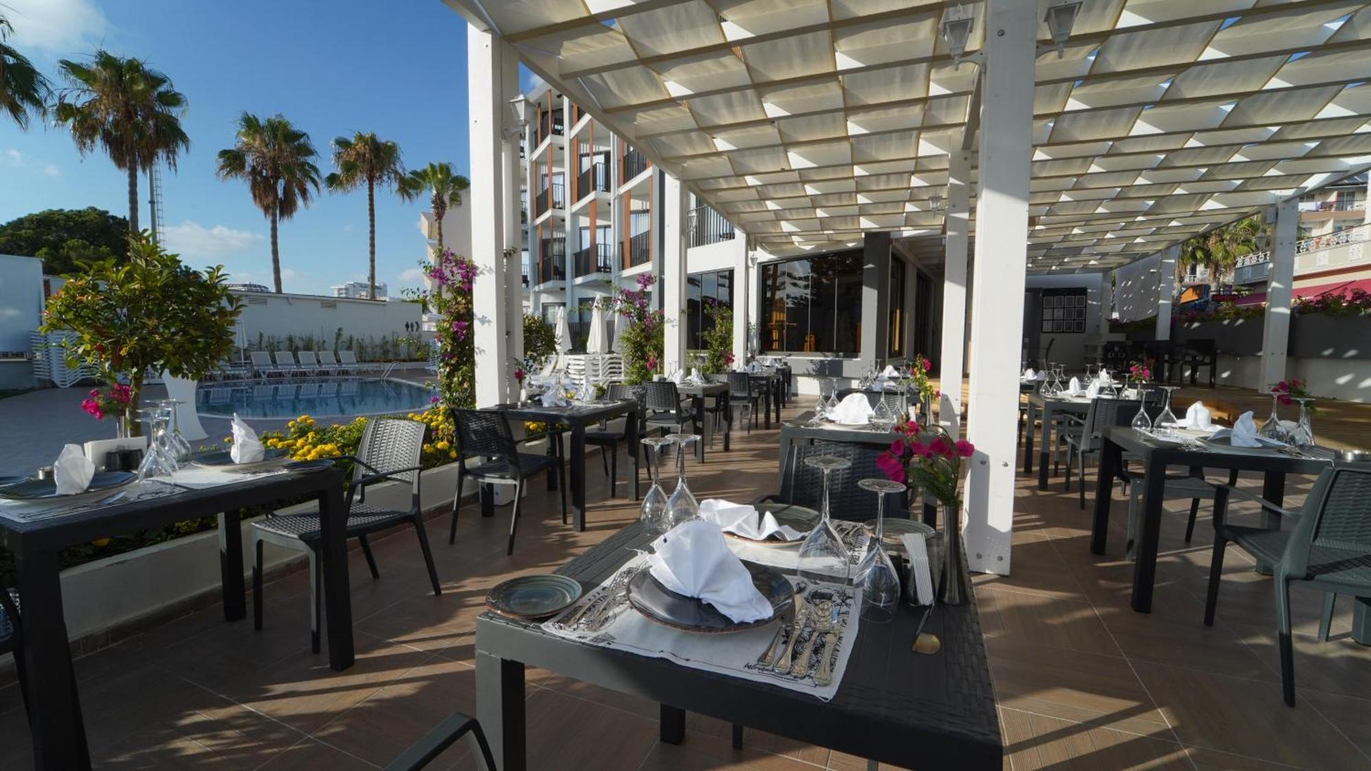 The Raga Side Ultra All Inclusive (Adults Only) Buitenkant foto